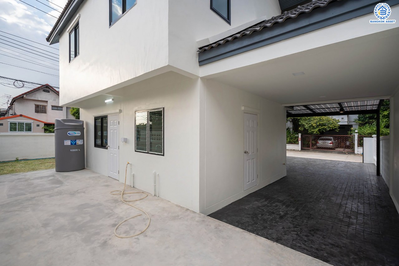 บ้านมือสองตกแต่งใหม่ โครงการ ภัทรไพรเวท3 ชัยพฤกษ์-รัตนาธิเบศร์ หลังมุม ตอบโจทย์ทุกการใช้ชีวิต เนื้อที่ 60 ตร.ว. ฟังก์ชัน 3 ห้องนอน 2 ห้องน้ำ จอดรถได้ 3 คัน ทำเลเดินทางง่าย สะดวกสบายใกล้รถไฟฟ้าสายสีม่วง "สถานีบางพลู" ทางด่วน "กาญจนาภิเษก" และห้างสรรพสินค้าเซ็นทรัลเวสต์เกต